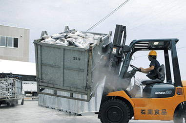 コンピュータ制御による正確・迅速入出庫